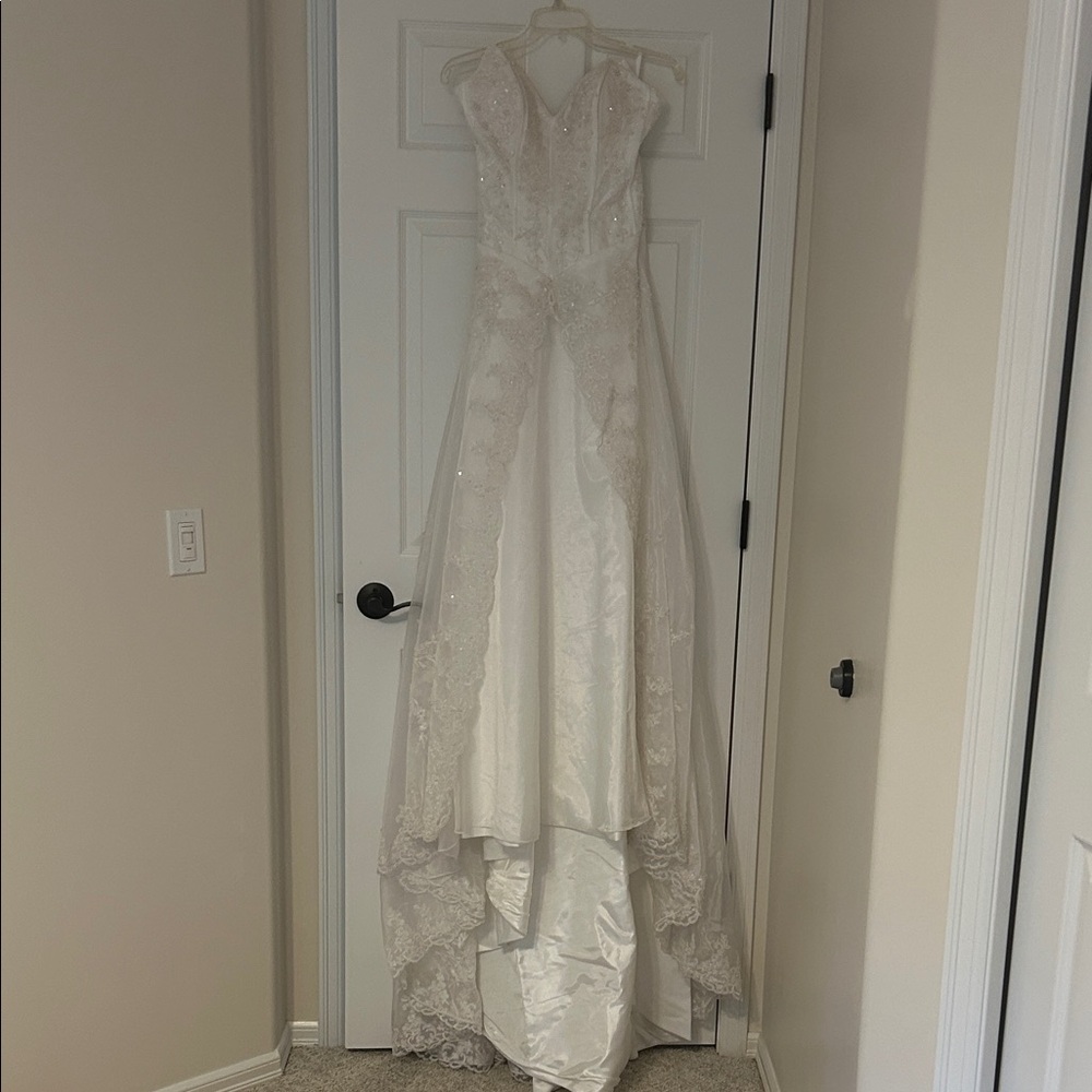 Elegant White Wedding Dress with Lace Details